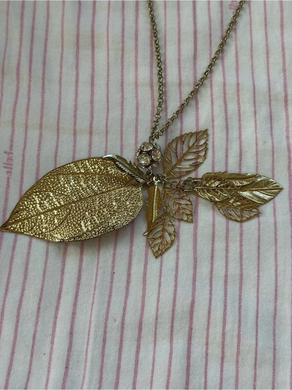 N/A elegant gold
